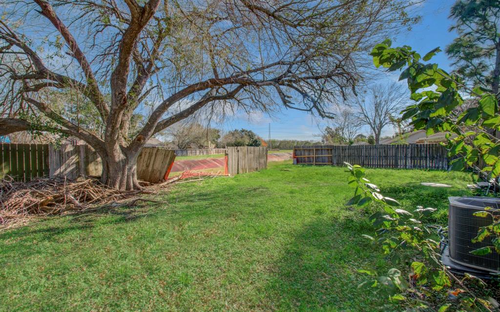 519 Oakdale Drive, Stafford, Texas image 36