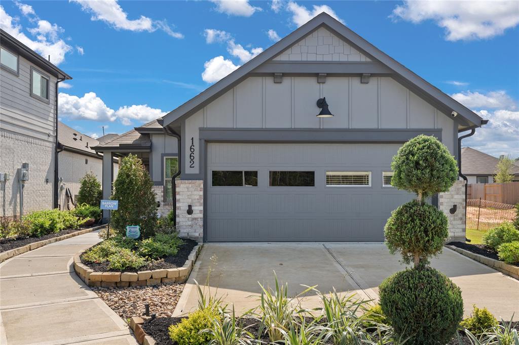 1662 Portia Lane, Conroe, Texas image 3