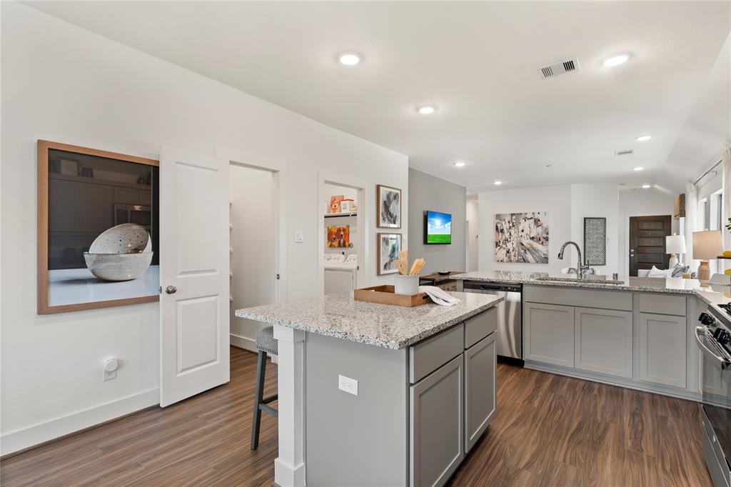 1662 Portia Lane, Conroe, Texas image 7