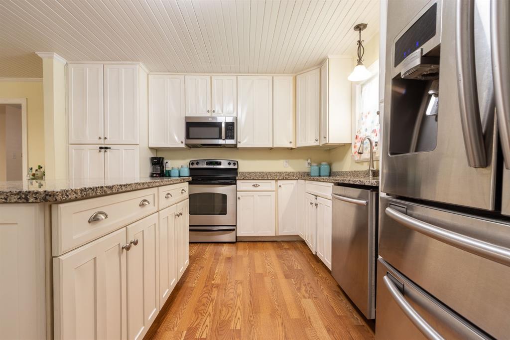 128 Dolphin Avenue, Galveston, Texas image 18