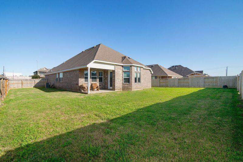 9115 Regan Way, Mont Belvieu, Texas image 19