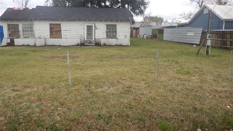 Photo of 7609 Denton St, Houston, TX 77028 (MLS # 31110327)