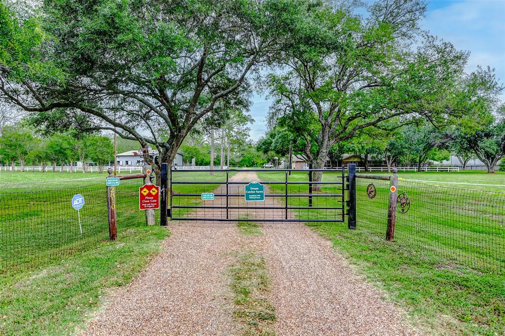 2810 Precinct Line Road