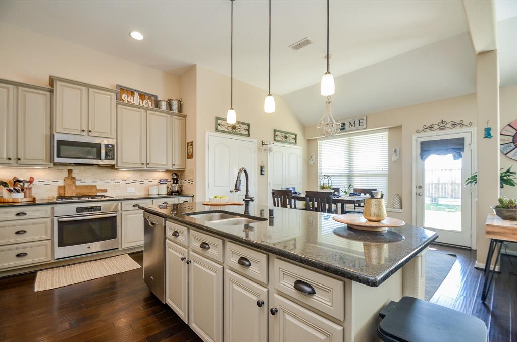 2109 Sunset Terrace Lane, Houston, Texas image 14