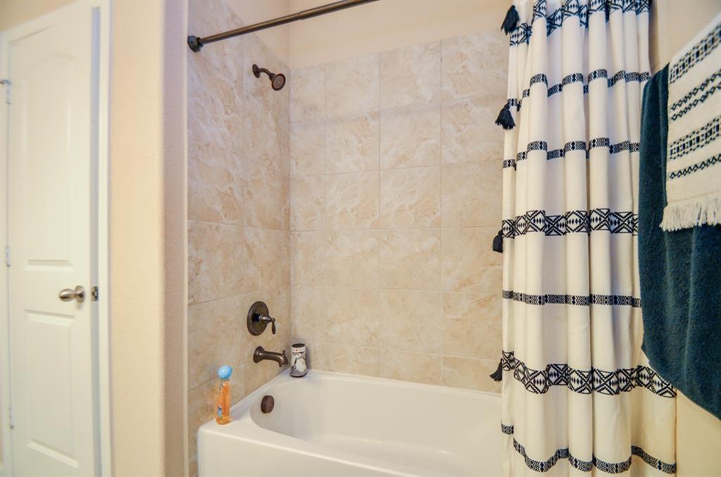 2109 Sunset Terrace Lane, Houston, Texas image 23
