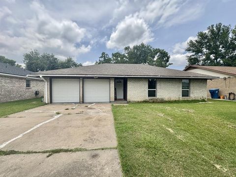1507 Bonnie Street South Houston TX 77587
