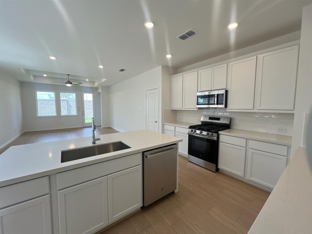 9031 Ashland Cottage Lane, Cypress, Texas image 3