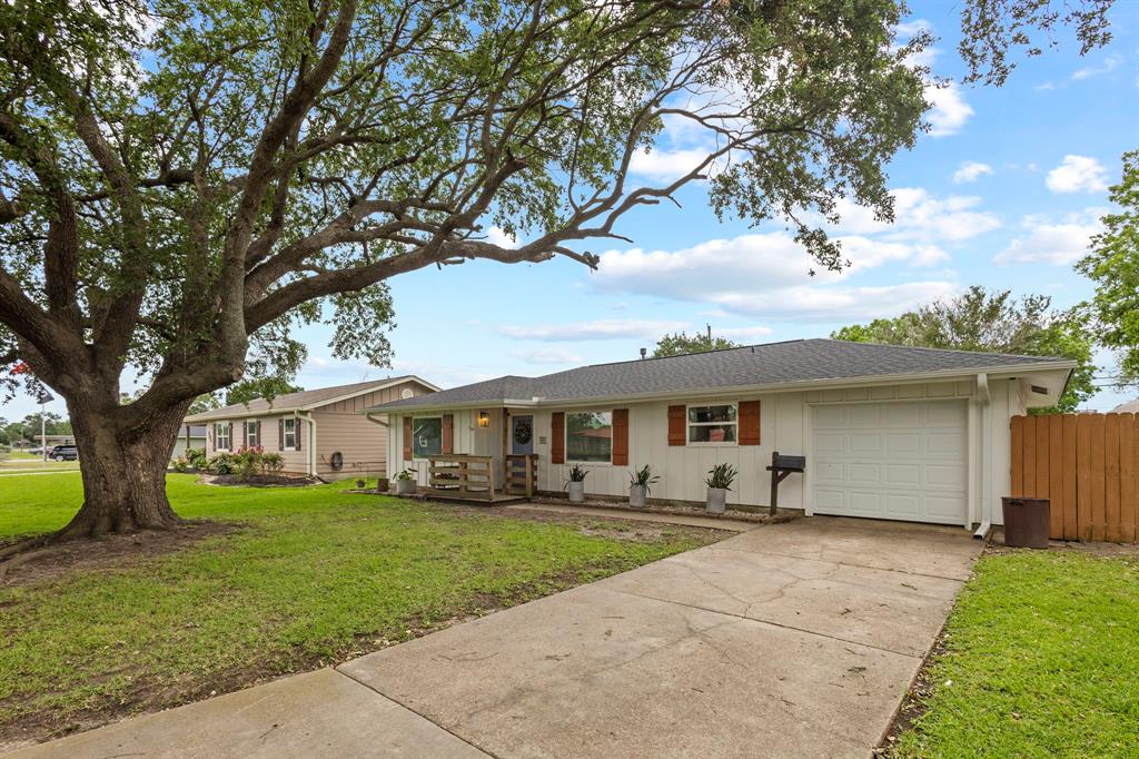505 Gist Drive, Port Neches, Texas image 2
