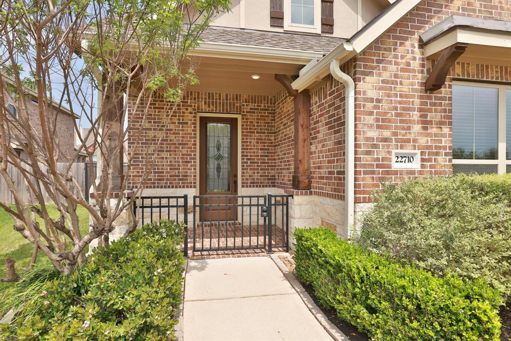 22710 Newcourt Place Street, Tomball, Texas image 5