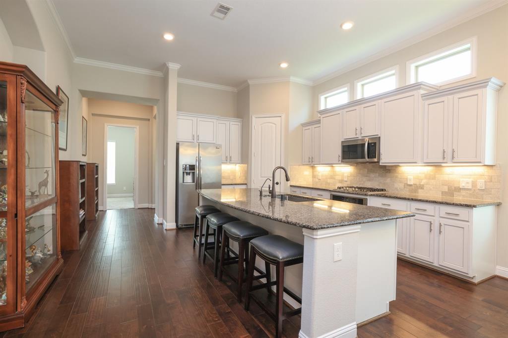 22710 Newcourt Place Street, Tomball, Texas image 9