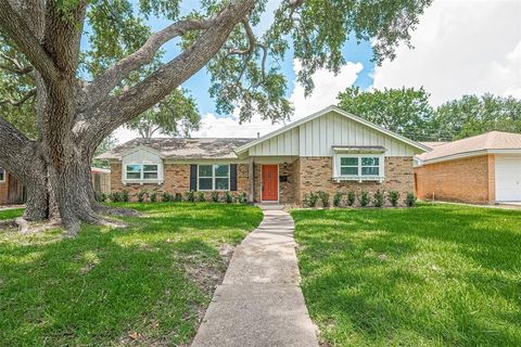 Photo of 4834 Sanford Road, Houston, TX 77035 (MLS # 47814549)