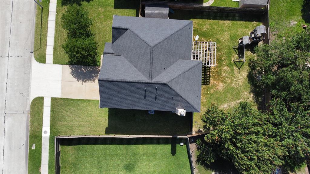 10407 Redwood Drive, Baytown, Texas image 7