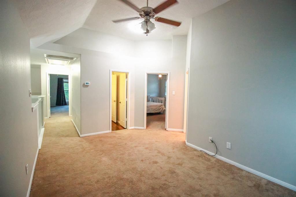 10407 Redwood Drive, Baytown, Texas image 40