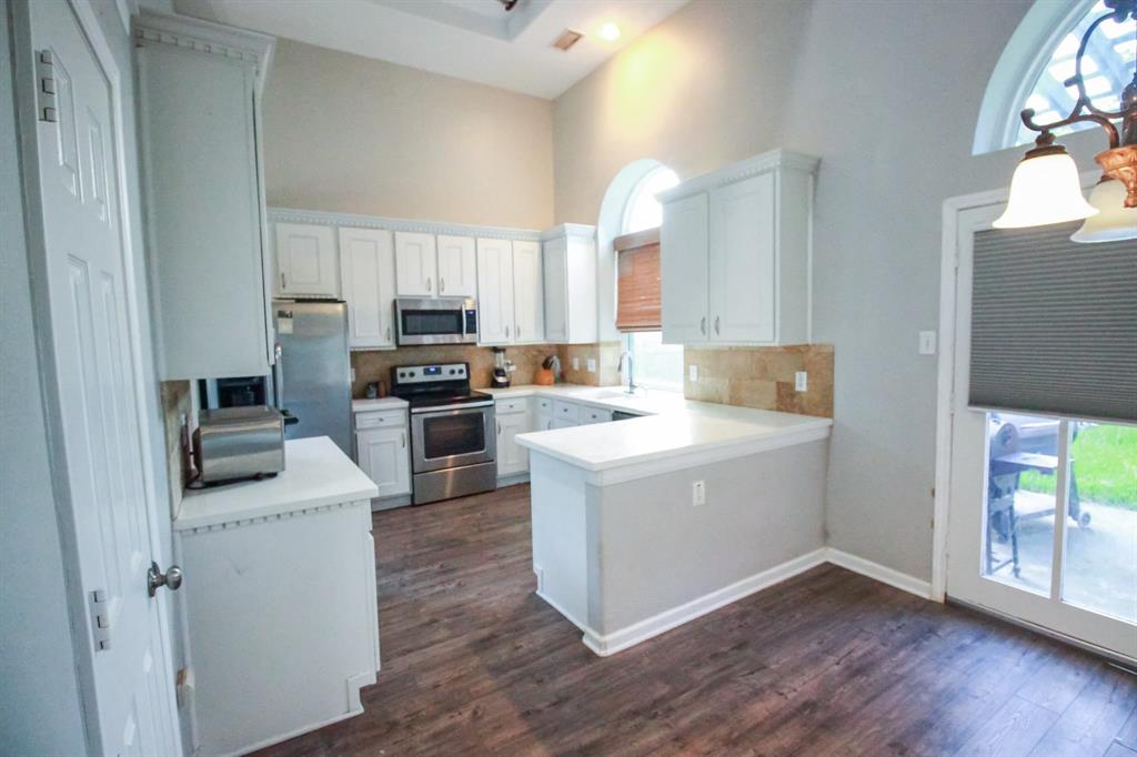 10407 Redwood Drive, Baytown, Texas image 18