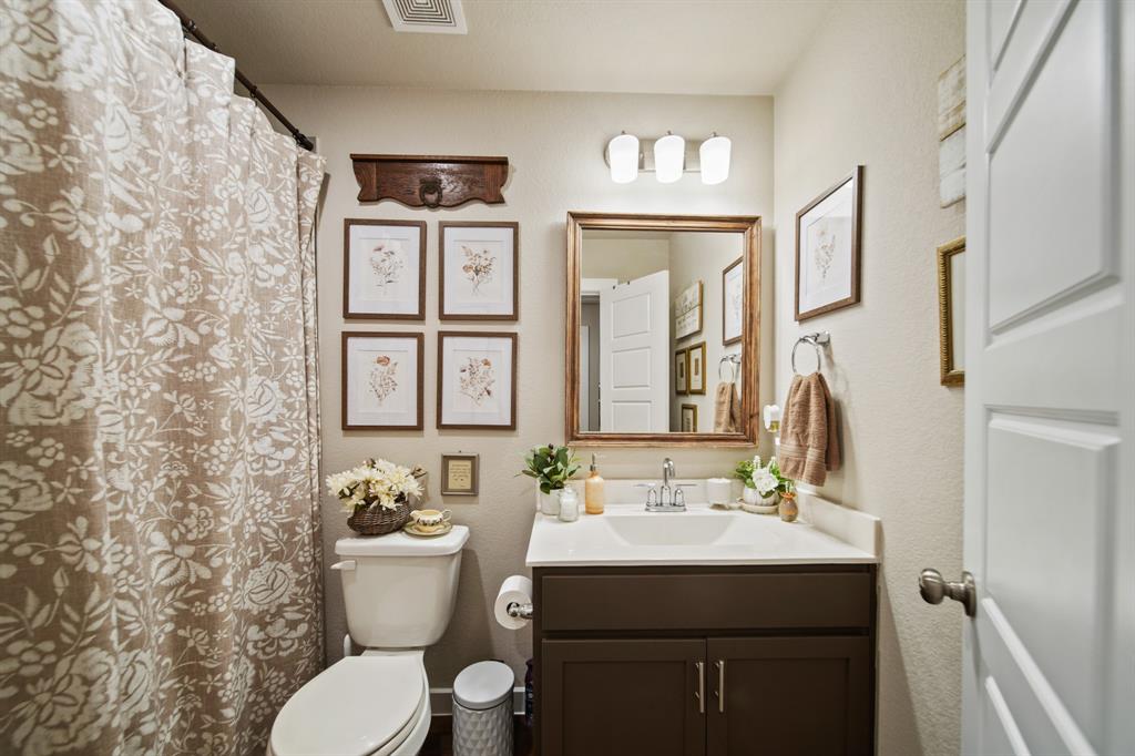 1174 Filly Creek Drive, Alvin, Texas image 16