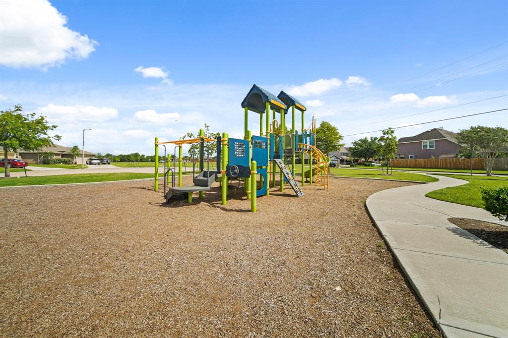 1174 Filly Creek Drive, Alvin, Texas image 24
