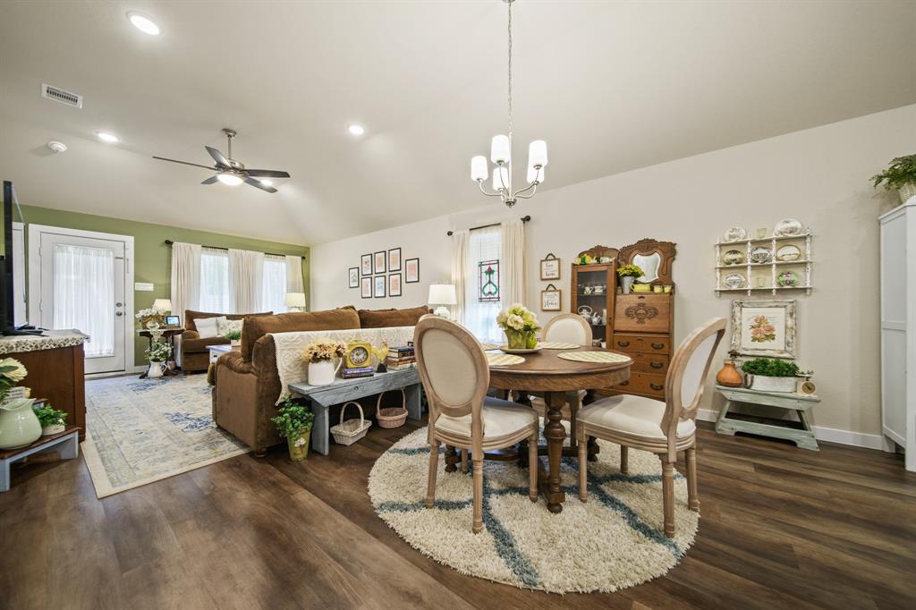 1174 Filly Creek Drive, Alvin, Texas image 7