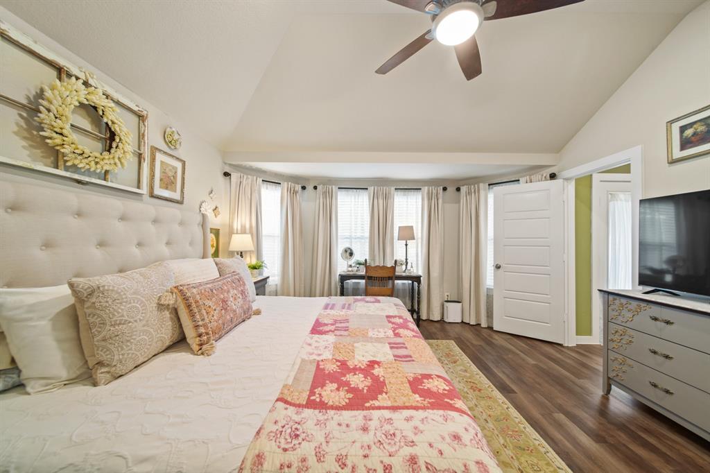 1174 Filly Creek Drive, Alvin, Texas image 13