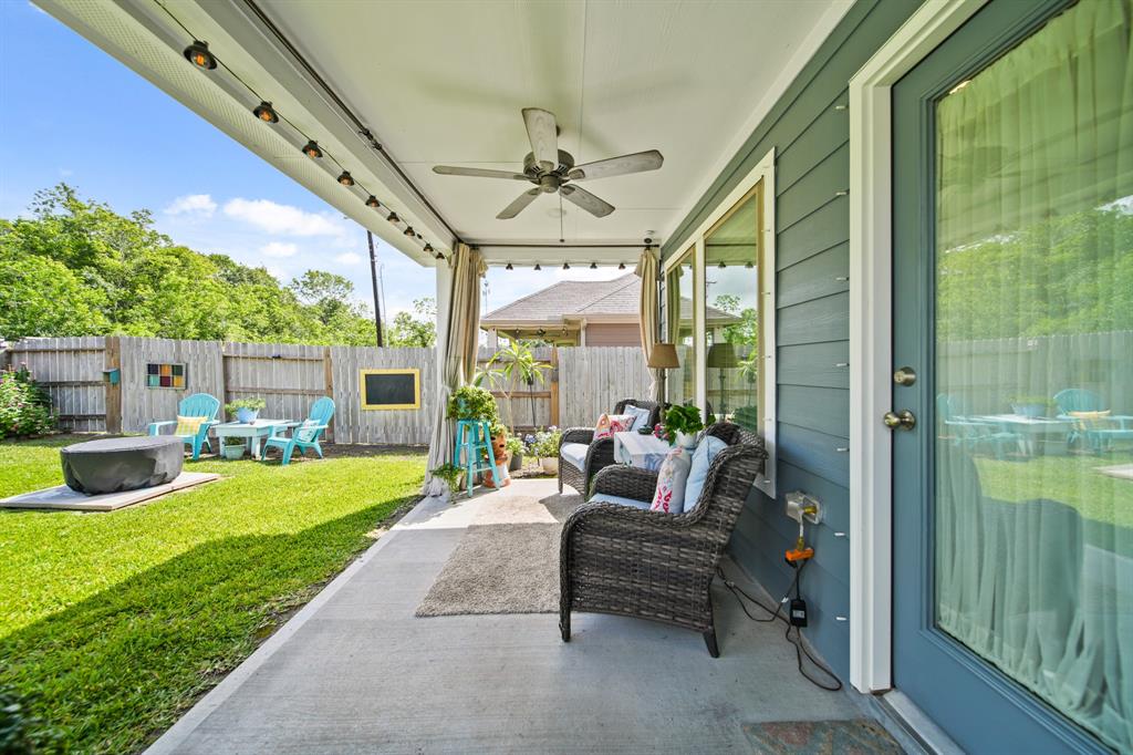 1174 Filly Creek Drive, Alvin, Texas image 19