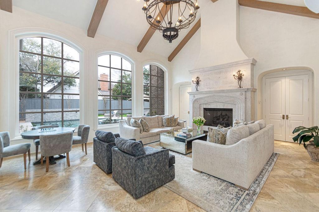 5262 Huckleberry Lane, Houston, Texas image 4