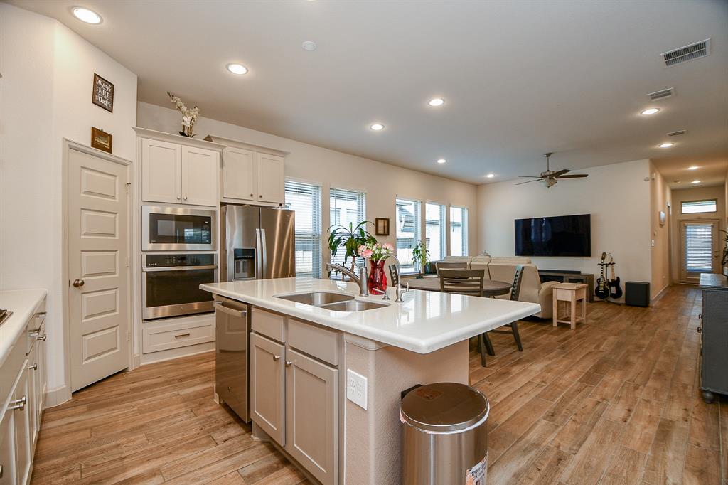 2543 Summer Peach Street, Katy, Texas image 10