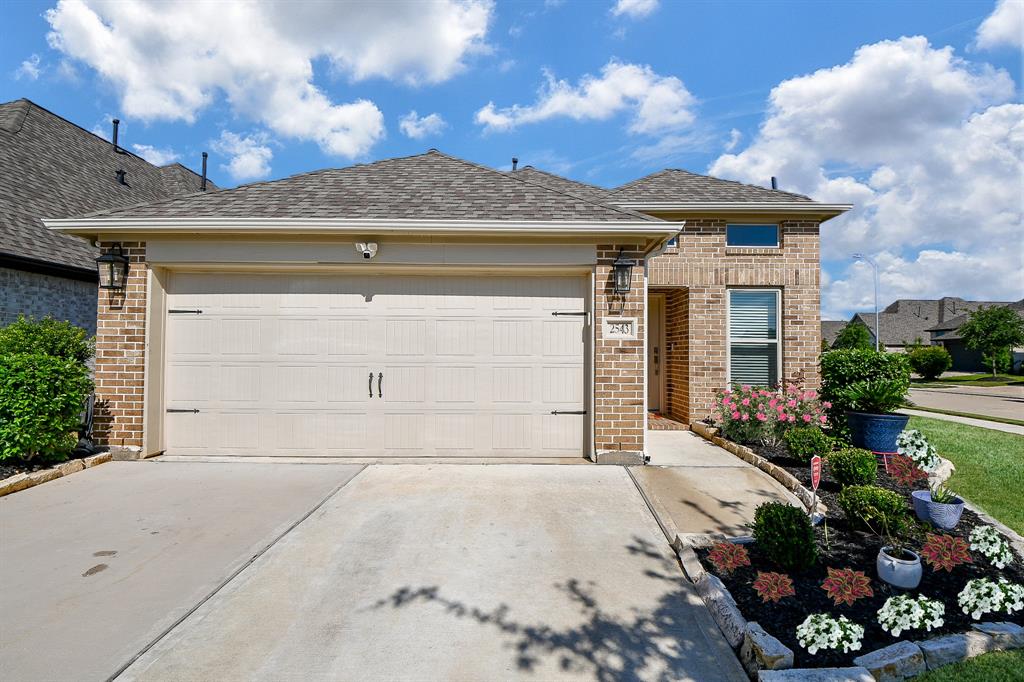 2543 Summer Peach Street, Katy, Texas image 2