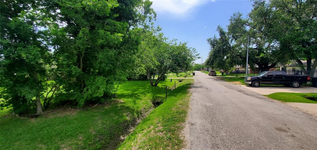 3614 Barberry Drive, Houston, Texas image 6
