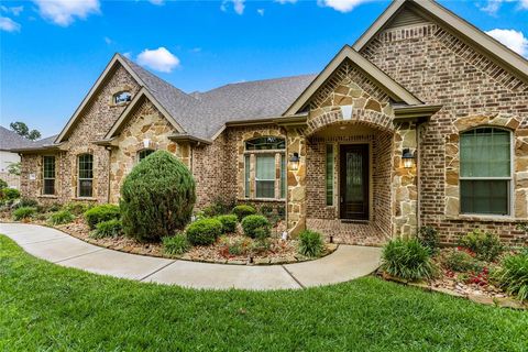 Single Family Residence in Conroe TX 9542 Longmire Oaks Drive.jpg