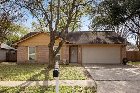 Single Family Residence in Houston TX 9515 Lost Eagle Drive.jpg
