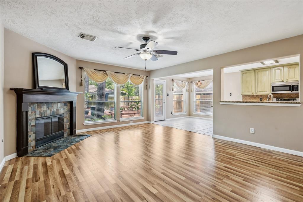 19 Almond Branch Place, The Woodlands, Texas image 12