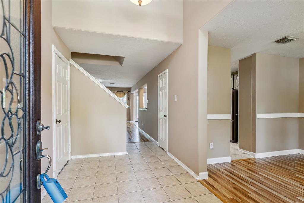 19 Almond Branch Place, The Woodlands, Texas image 6