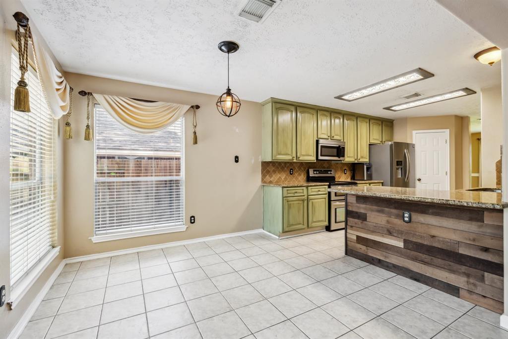 19 Almond Branch Place, The Woodlands, Texas image 14