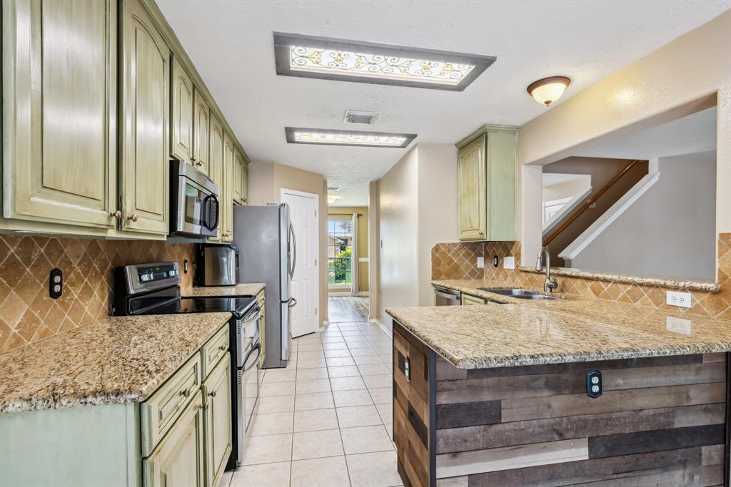 19 Almond Branch Place, The Woodlands, Texas image 15