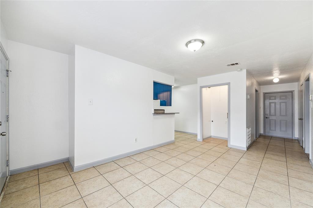 6827 Chasewood Drive, Houston, Texas image 3
