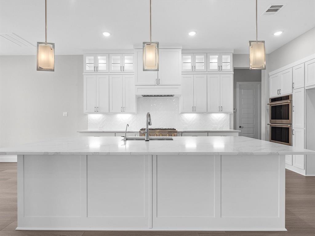 10826 Rosary Pea Lane