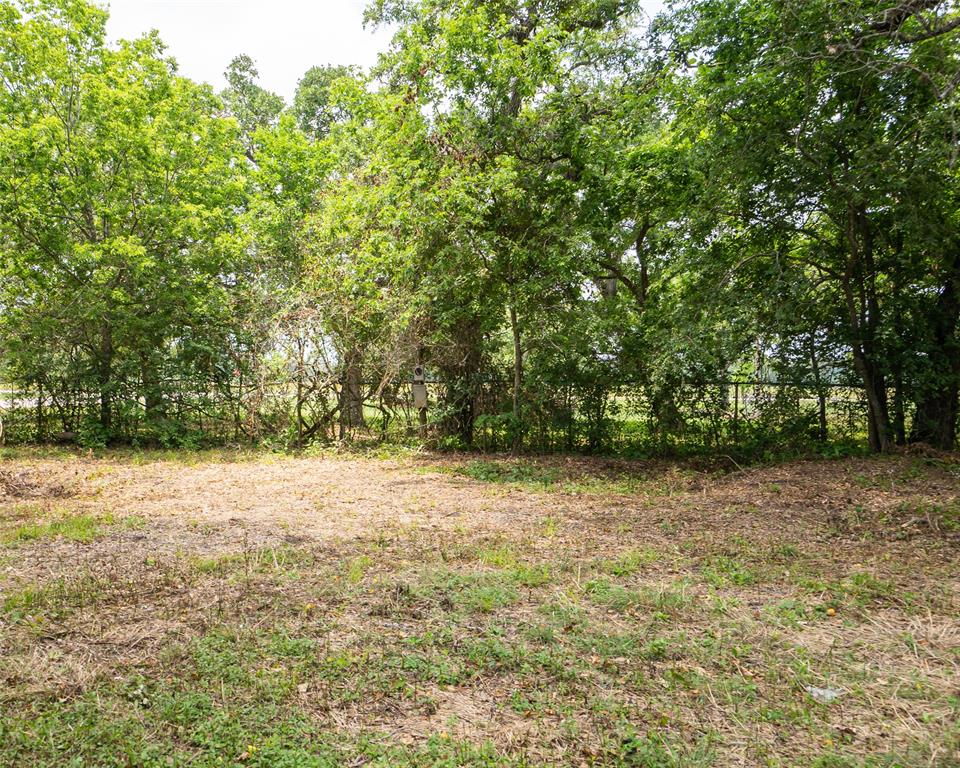 N Guinevere Drive, Sargent, Texas image 4