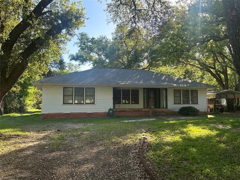 Photo of 326 Prospect Drive, Trinity, TX 75862 (MLS # 90009596)