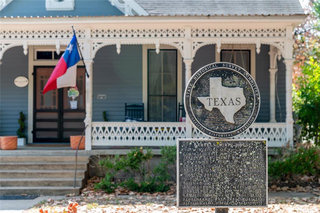 1216 Live Oak Street, Columbus, Texas image 3