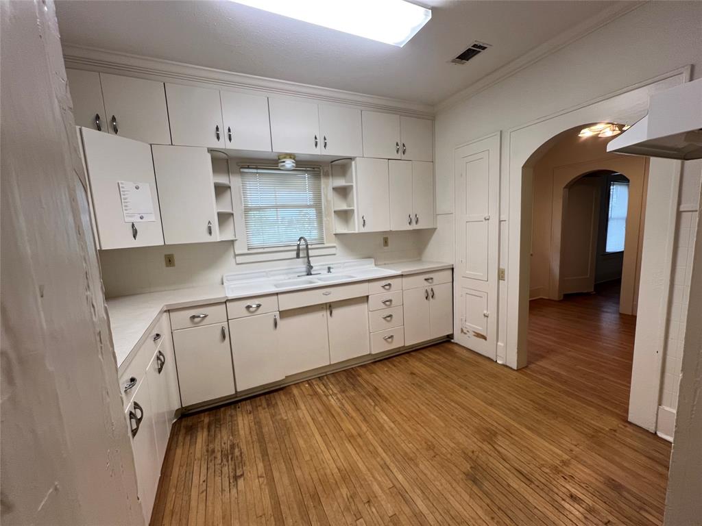 725 W Main Street, Bellville, Texas image 6