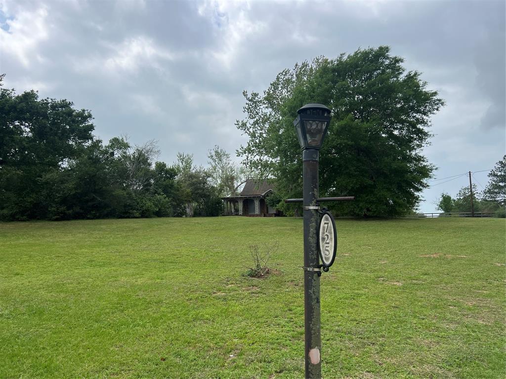 725 W Main Street, Bellville, Texas image 14