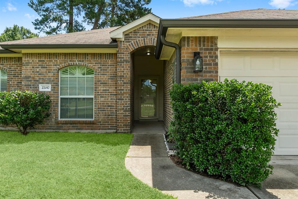 27017 Del Rio Trail, Magnolia, Texas image 2