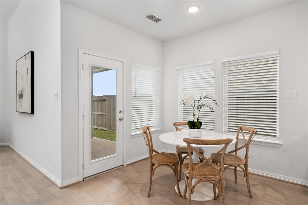 8914 Milam Grove Drive, Missouri City, Texas image 13
