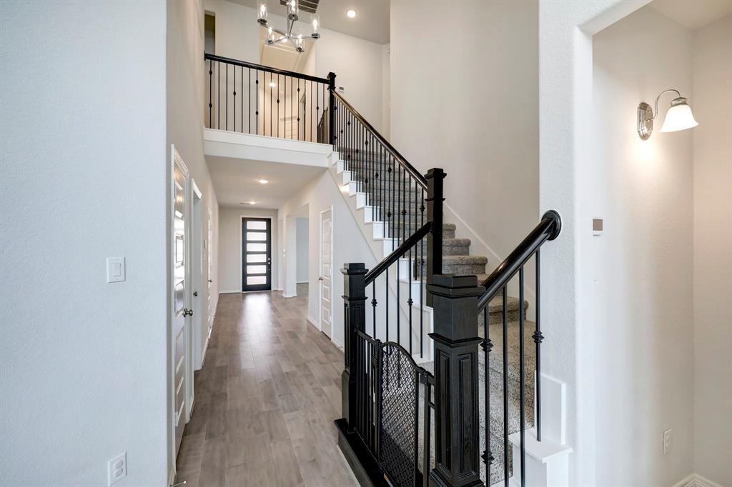 8914 Milam Grove Drive, Missouri City, Texas image 22