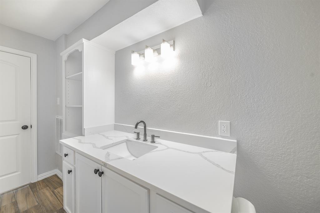 603 W Dallas Street, Conroe, Texas image 16
