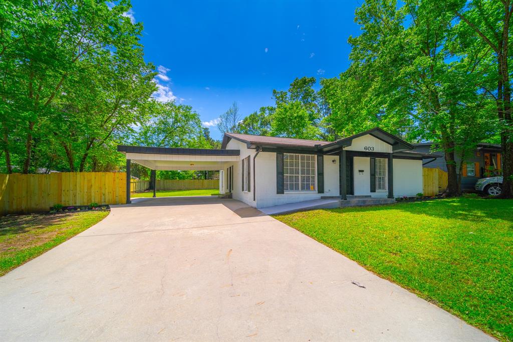 603 W Dallas Street, Conroe, Texas image 3