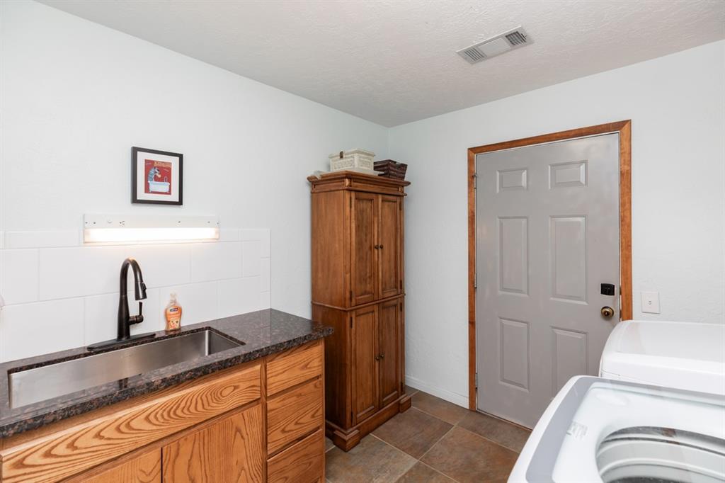 218 Hazel Dr, Village Mills, Texas image 17