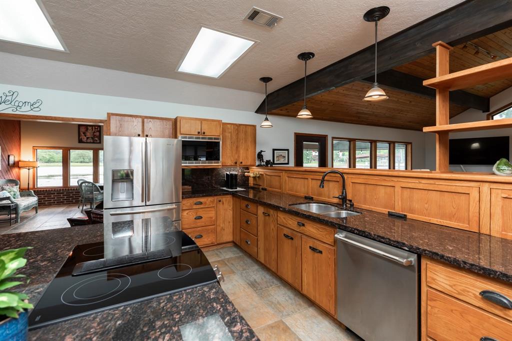218 Hazel Dr, Village Mills, Texas image 12