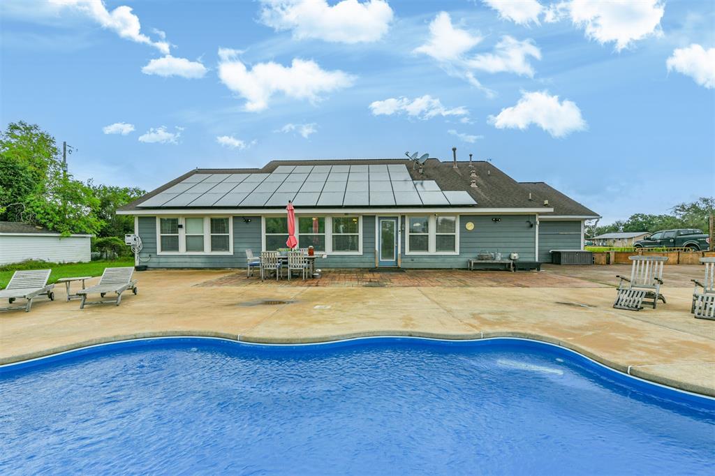 5189 Wickwillow Lane, Alvin, Texas image 1