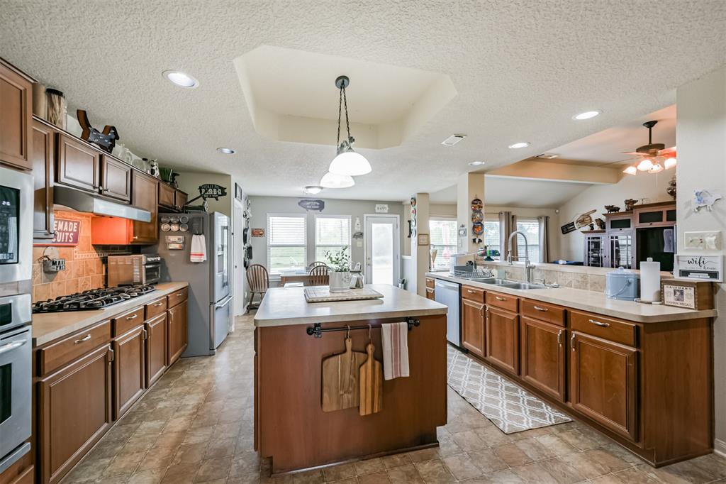 5189 Wickwillow Lane, Alvin, Texas image 37