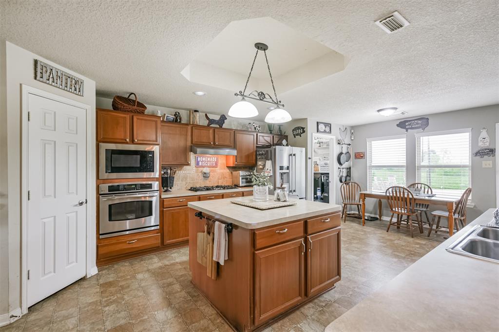 5189 Wickwillow Lane, Alvin, Texas image 38